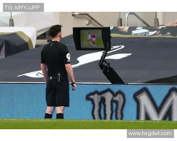 VAR裁判独立决策机制探讨：暗室环境下的公正与透明性保障